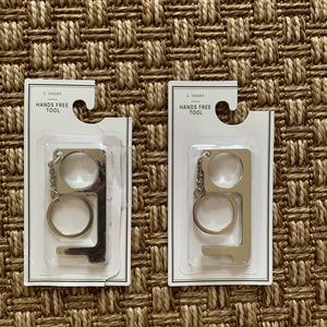 NWT Hands Free No Touch Door Handle Tool Keychain Non-Contact Keychain Tool